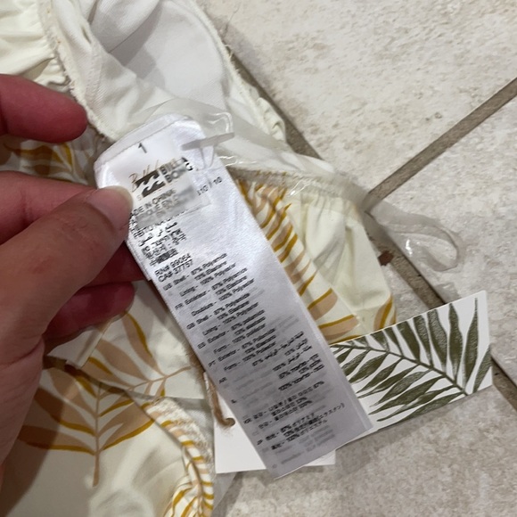 NWT Billabong Sincerely Jules Ruffle Bikini Top L - Picture 5 of 8